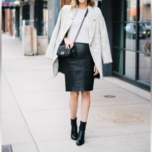 DVF leather pencil skirt 🕶️